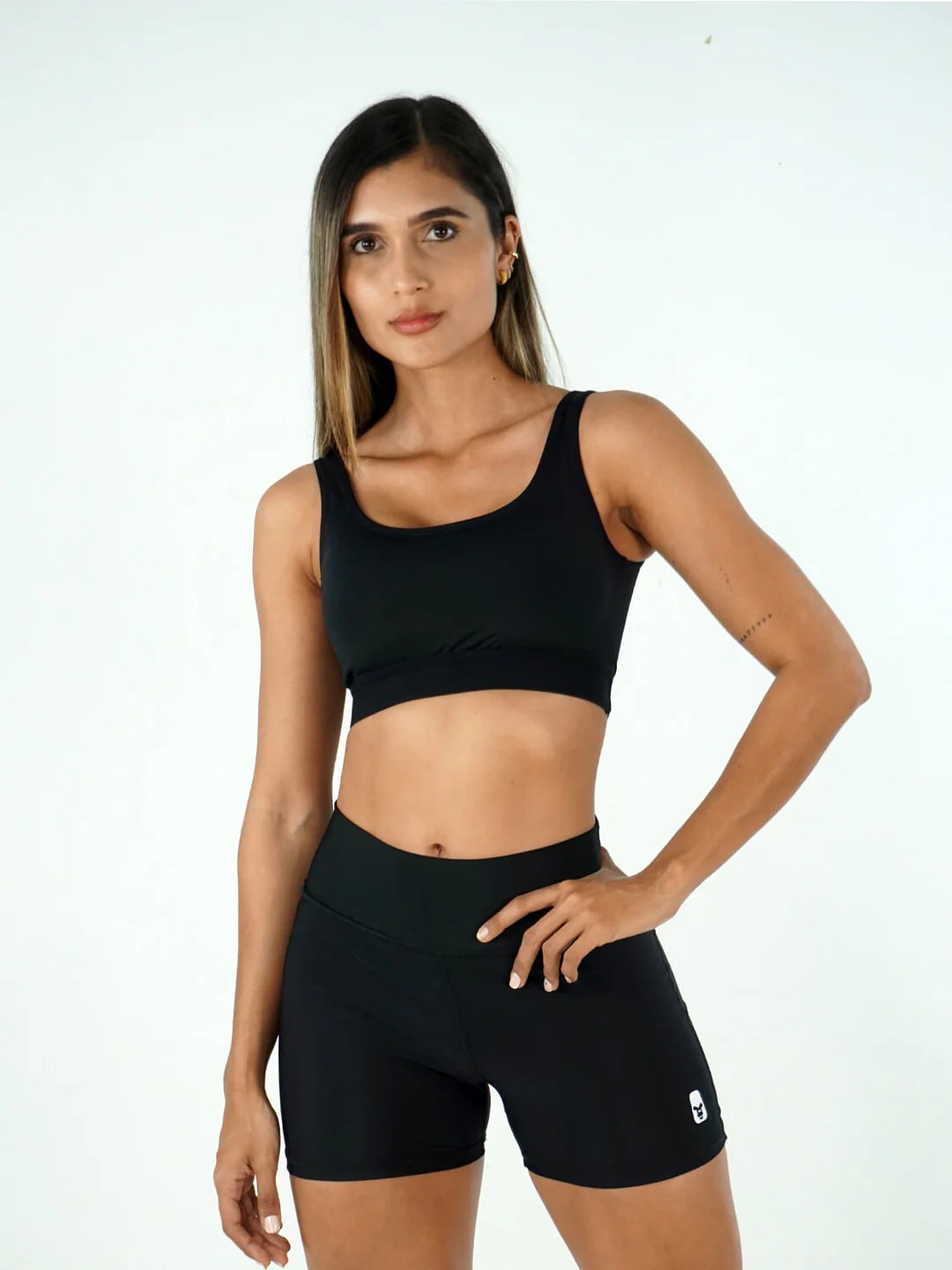 Conjunto Short Pretina Alta Y Top U Básico Negro